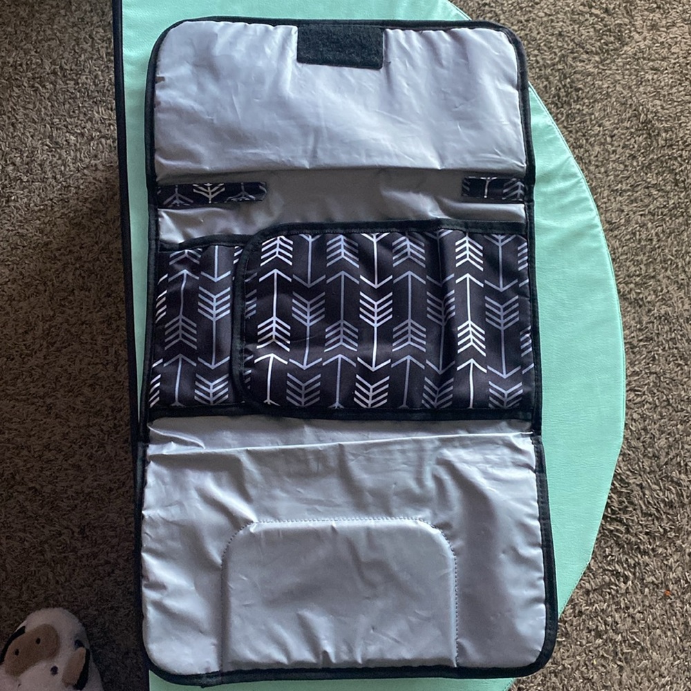 Diaper changing mat - Picture 2 of 5